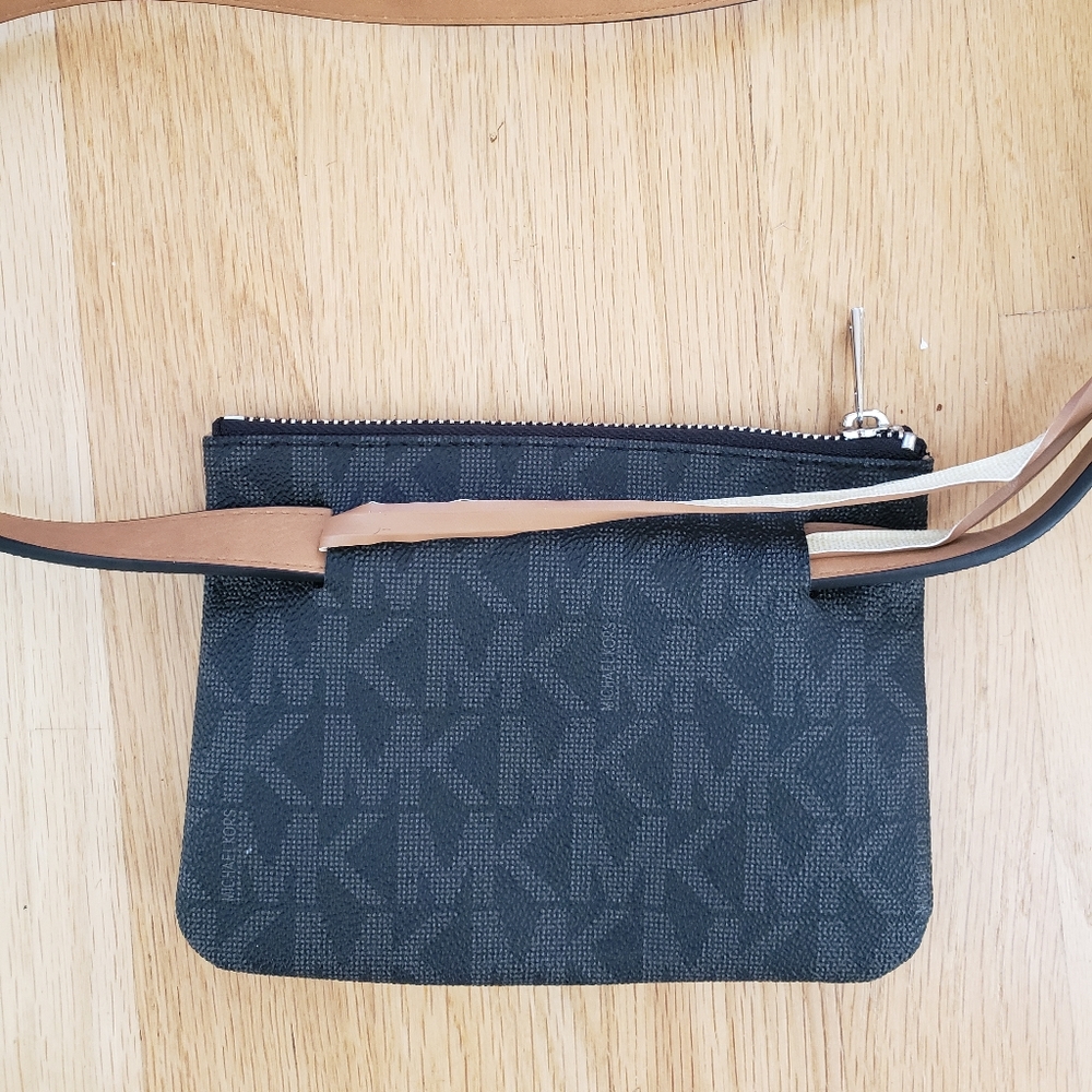 NWT Michael Kors Fanny Pack - Picture 6 of 6